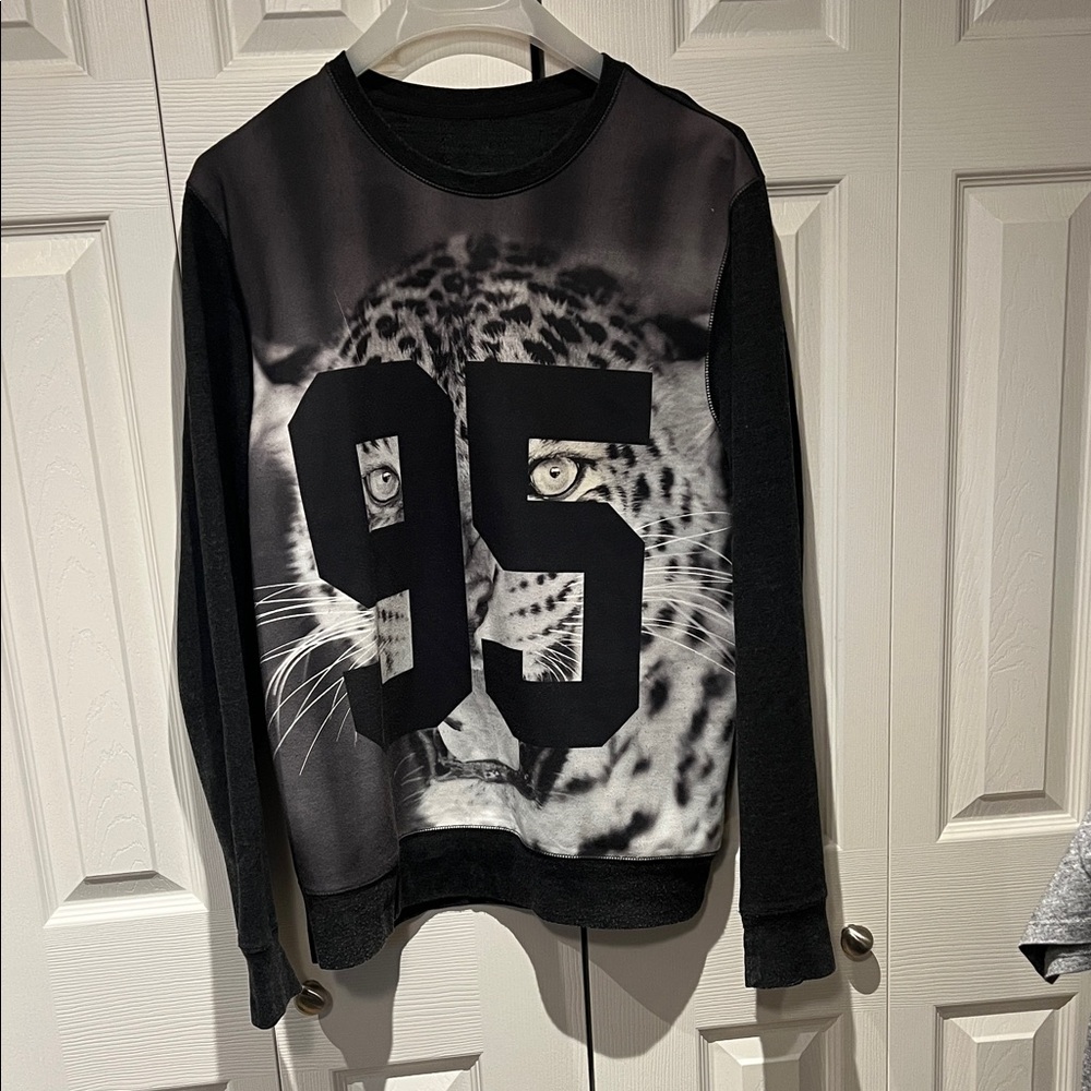 Men's Black Graphic Sweater